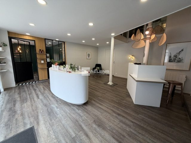 Local commercial 5 pièces 130 m² · à Lille · 130 m² · 389 000 €